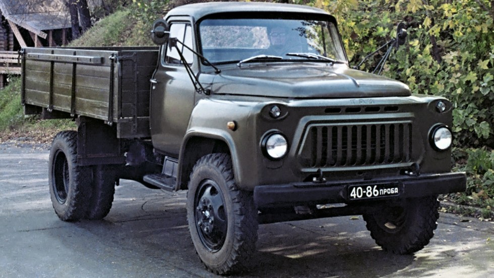 На фото грузовик с индексом…ГАЗ-3302! Опытный образец «газона» на базе модели 52-04 отличался увеличенной до трех тонн грузоподъемностью. Изготовлен в единственном экземпляре.